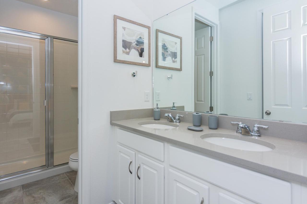 Brand New 9 Bedrooms House With Private Pool, Star Wars Game Room, Theme Rooms And Lake View Sa2145 Kissimmee Bagian luar foto