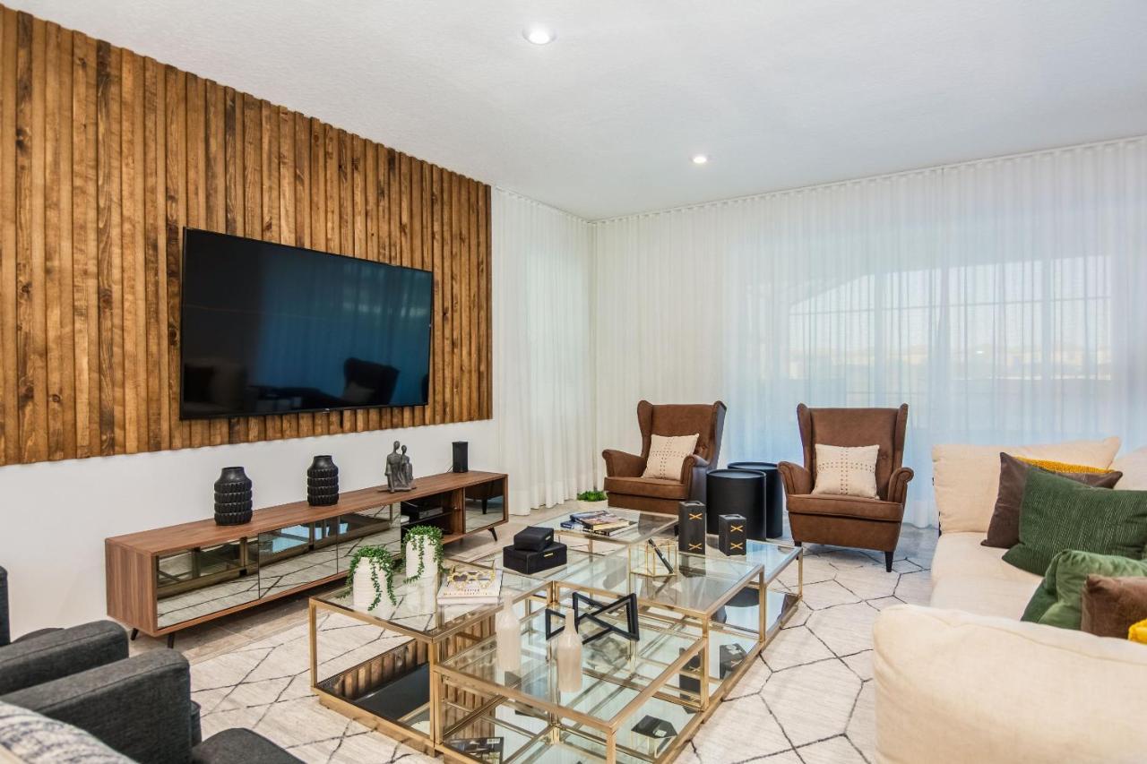 Brand New 9 Bedrooms House With Private Pool, Star Wars Game Room, Theme Rooms And Lake View Sa2145 Kissimmee Bagian luar foto