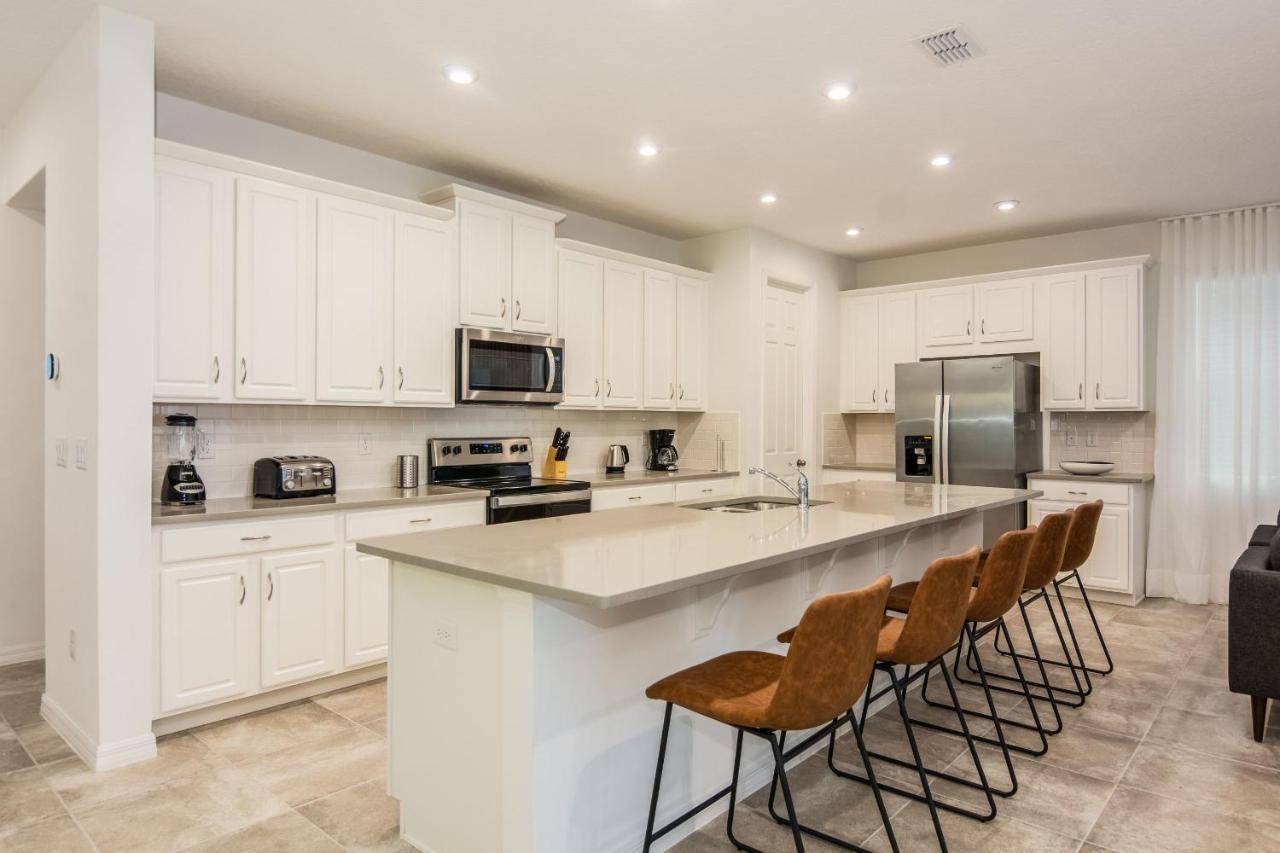 Brand New 9 Bedrooms House With Private Pool, Star Wars Game Room, Theme Rooms And Lake View Sa2145 Kissimmee Bagian luar foto